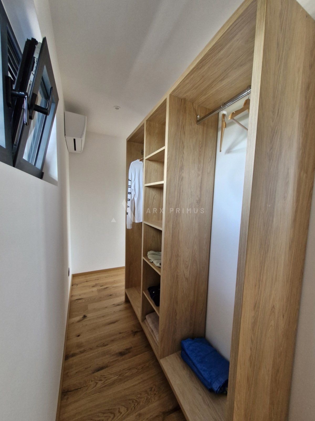 Moderna vila s bazenom i pogledom na more, Murine, Umag