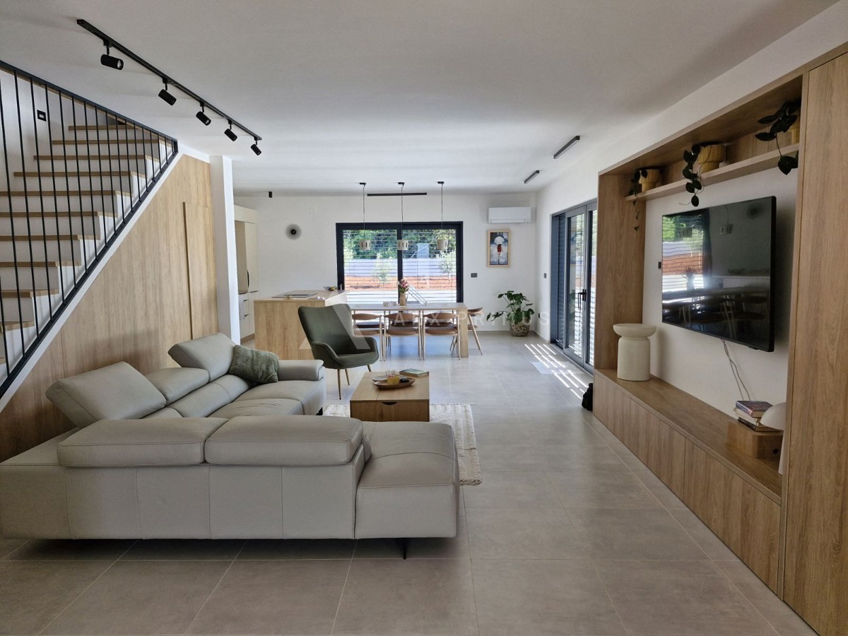 Moderna vila s bazenom i pogledom na more, Murine, Umag