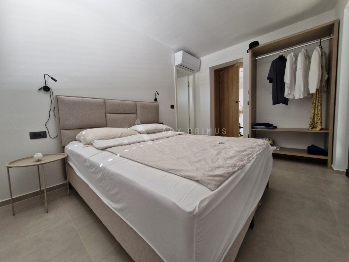 Moderna vila s bazenom i pogledom na more, Murine, Umag