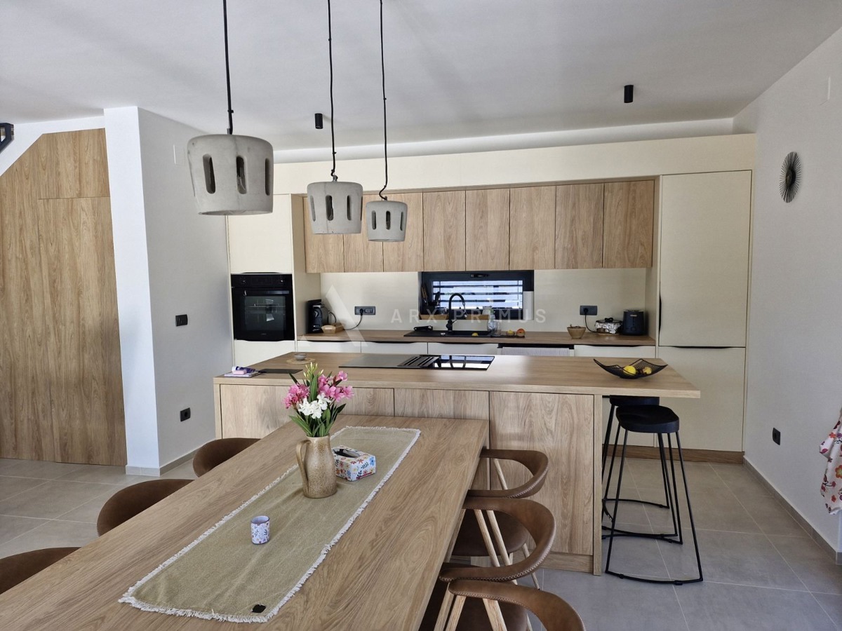 Moderna vila s bazenom i pogledom na more, Murine, Umag