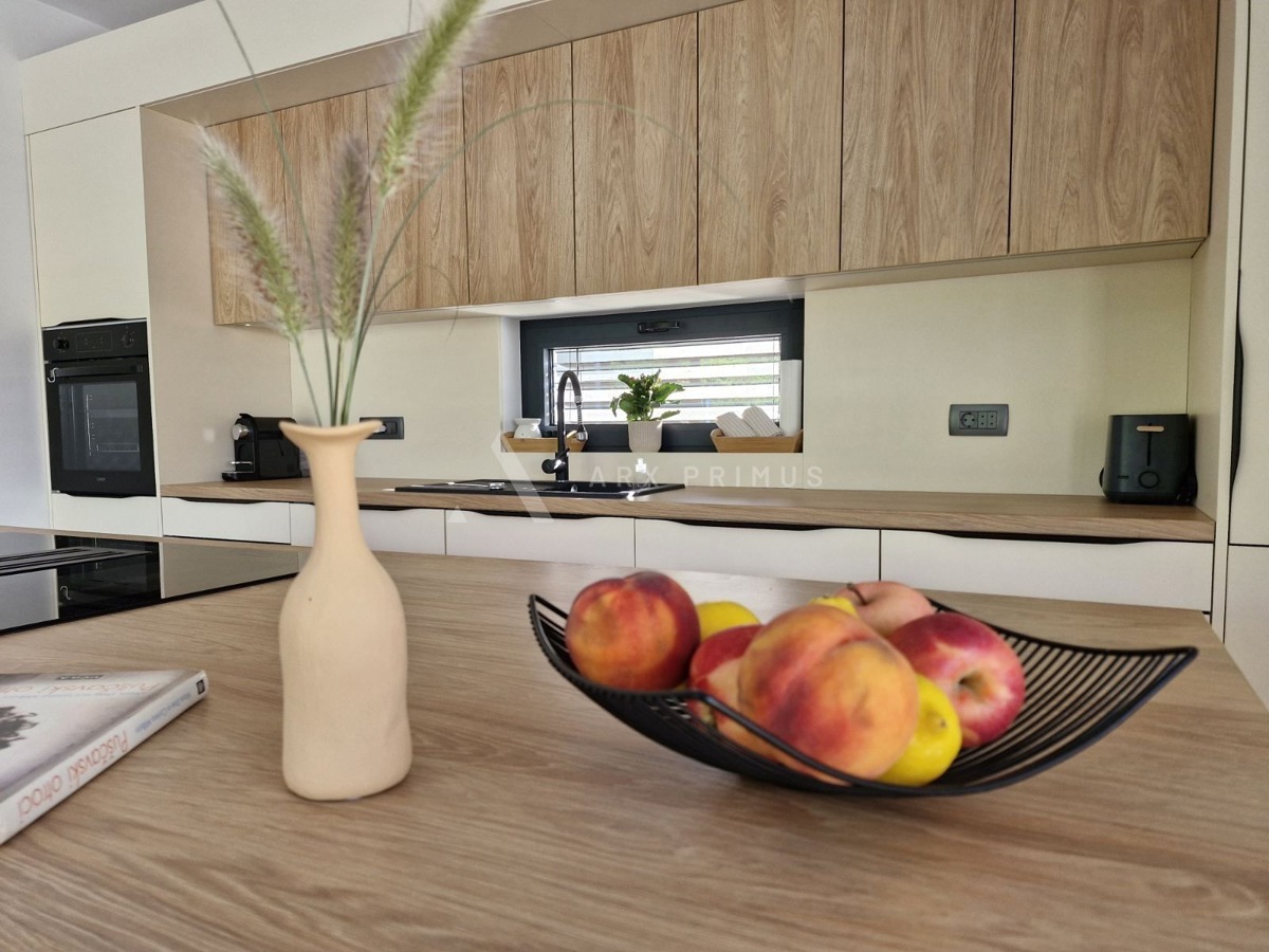 Moderna vila s bazenom i pogledom na more, Murine, Umag