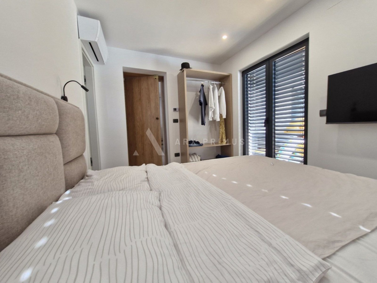 Moderna vila s bazenom i pogledom na more, Murine, Umag