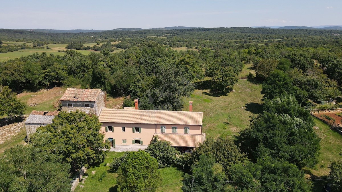 Casa in pietra d'Istria in una posizione tranquilla, Dubci