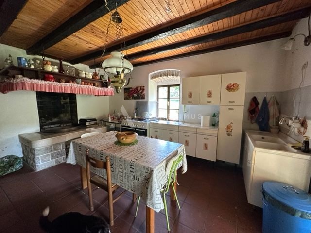 Istarska kamena kuća na mirnoj lokaciji, Dubci