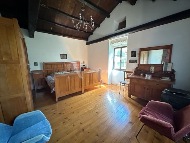 Istarska kamena kuća na mirnoj lokaciji, Dubci