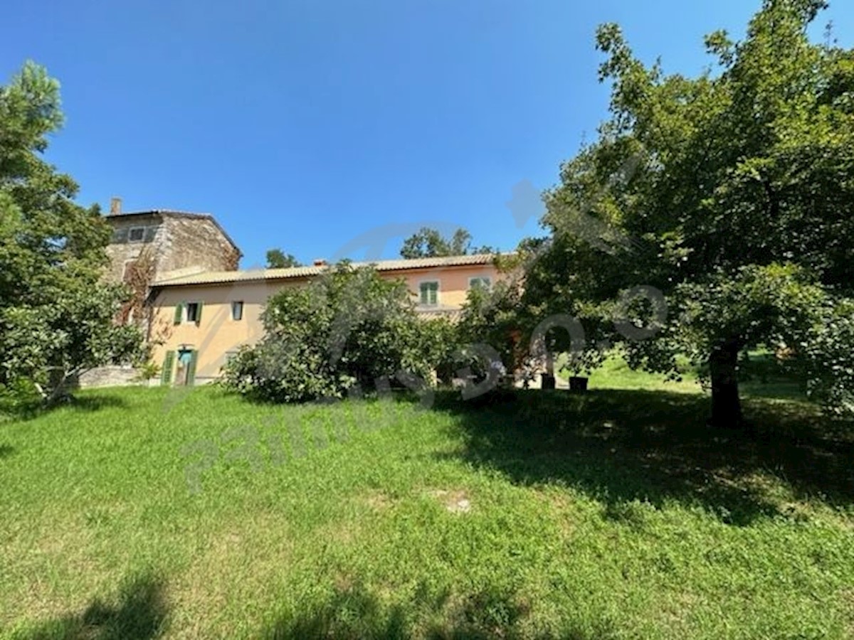 Casa in pietra d'Istria in una posizione tranquilla, Dubci