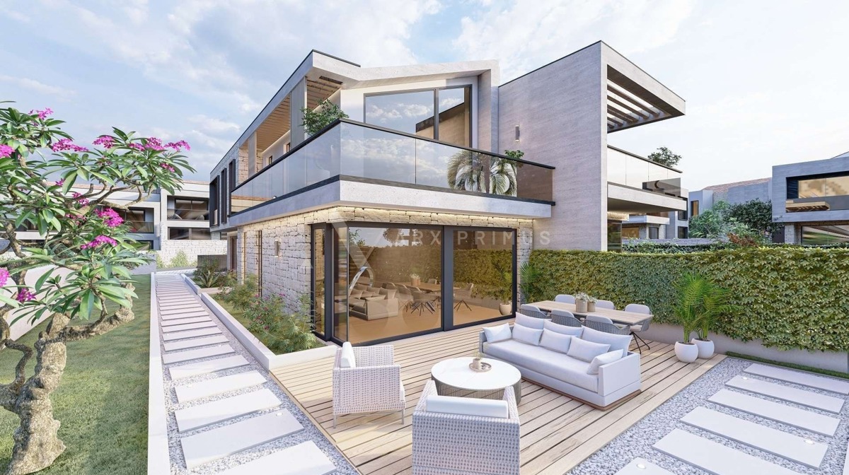 Vila moderne arhitekture s bazenom u blizini mora, Umag