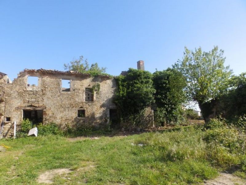 Vecchia casa di pietra istriana in Baredine, Buie