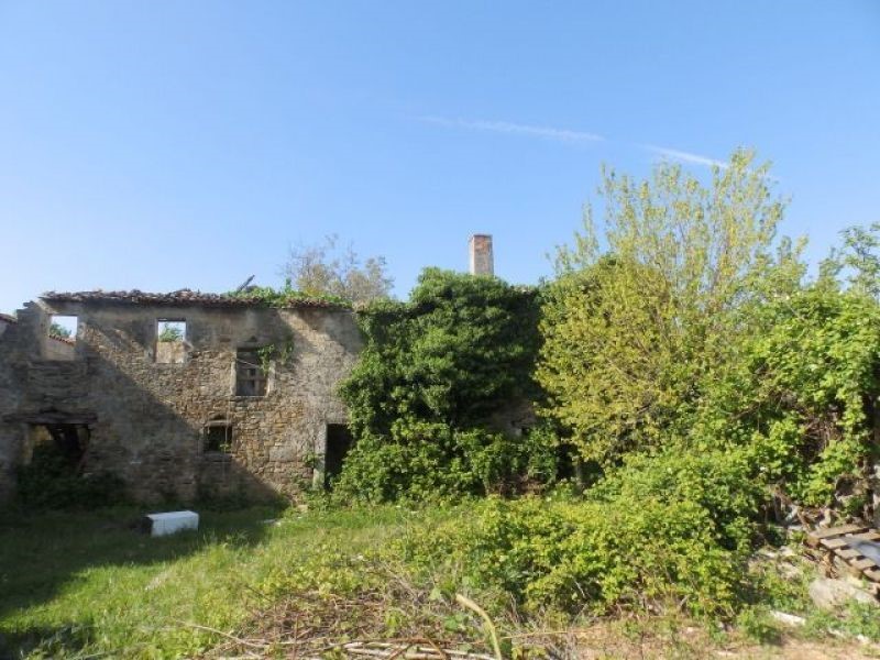 Vecchia casa di pietra istriana in Baredine, Buie