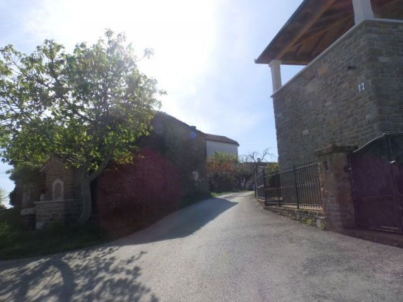 Vecchia casa di pietra istriana in Baredine, Buie