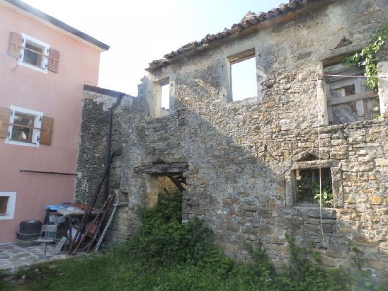 Vecchia casa di pietra istriana in Baredine, Buie