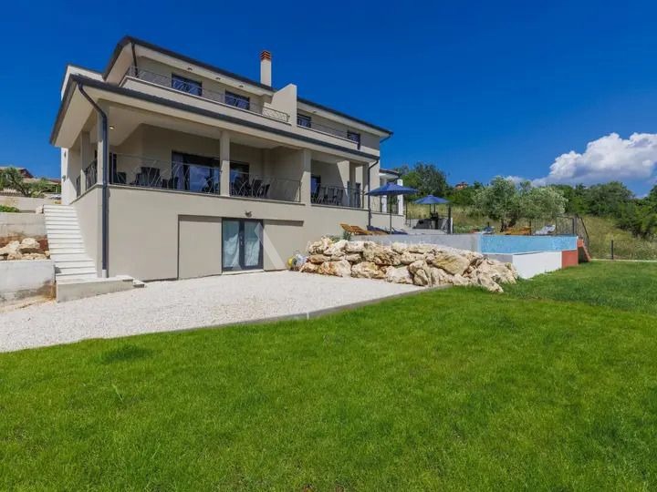 Vila na prekrasnoj lokaciji s otvorenim pogledom na more