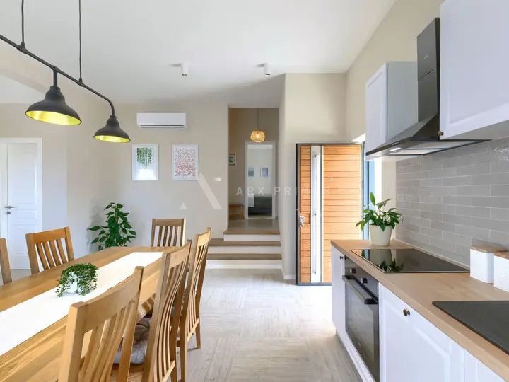 Vila na prekrasnoj lokaciji s otvorenim pogledom na more