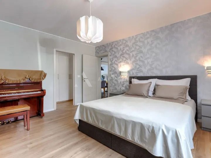 Vila na prekrasnoj lokaciji s otvorenim pogledom na more