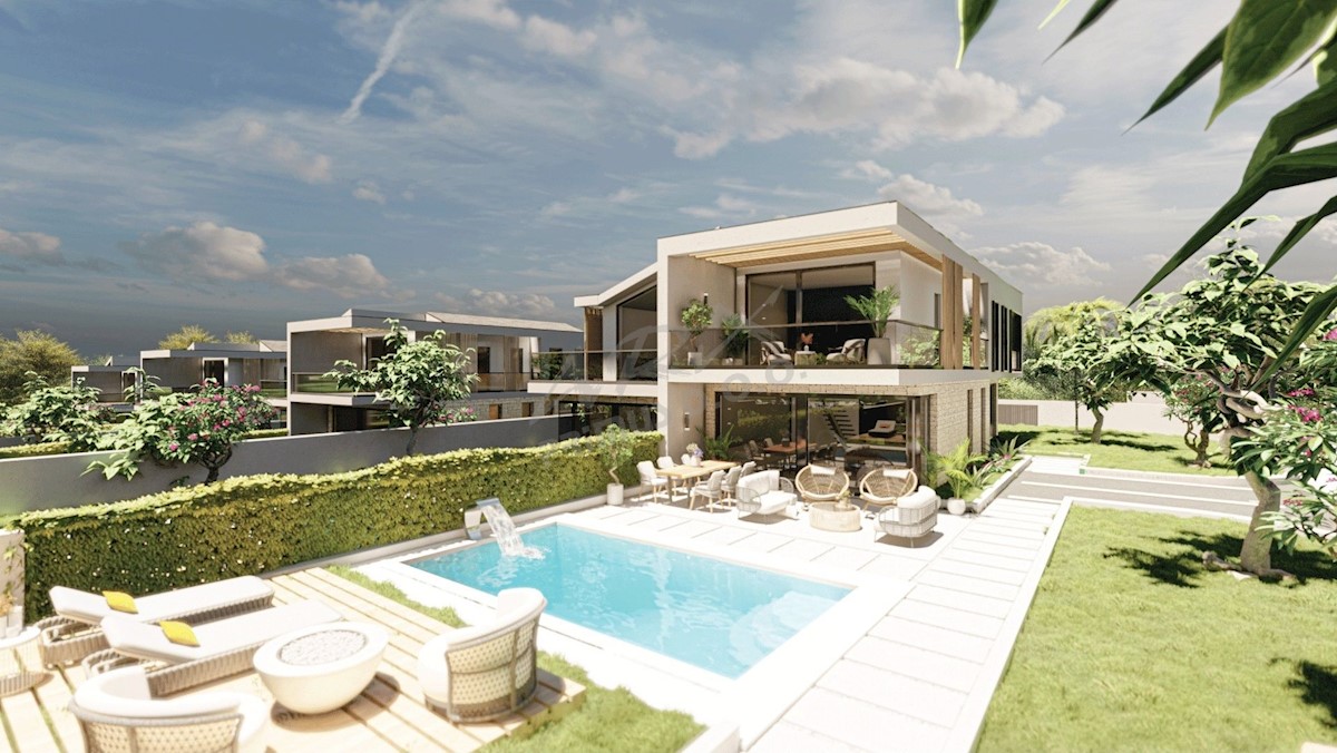 Villa dall'architettura moderna con piscina vicino al mare, Umago