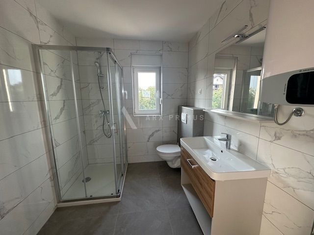 Stan s pogledom na more u Zambratiji