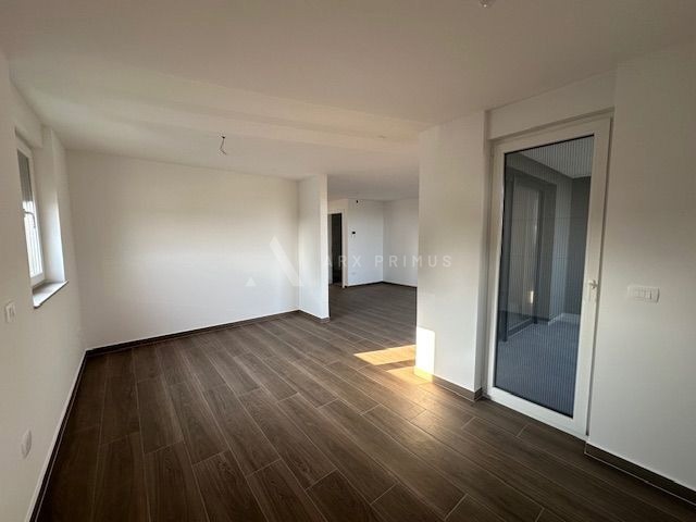 Stan s pogledom na more u Zambratiji