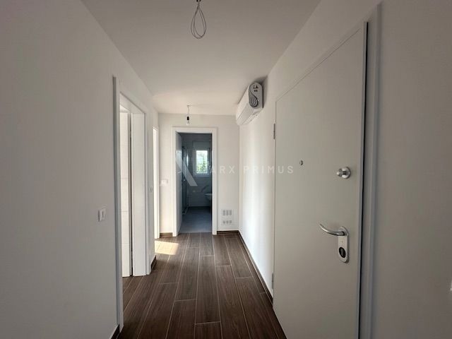 Stan s pogledom na more u Zambratiji