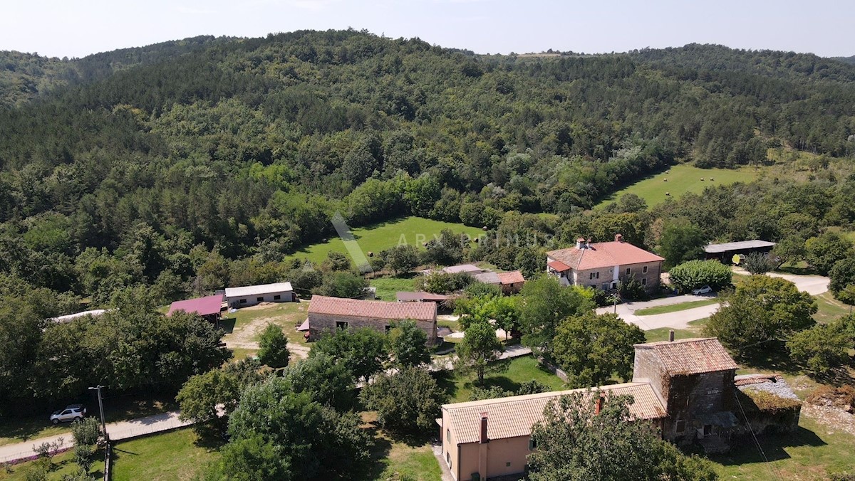 Terreno in una posizione tranquilla, Dubci