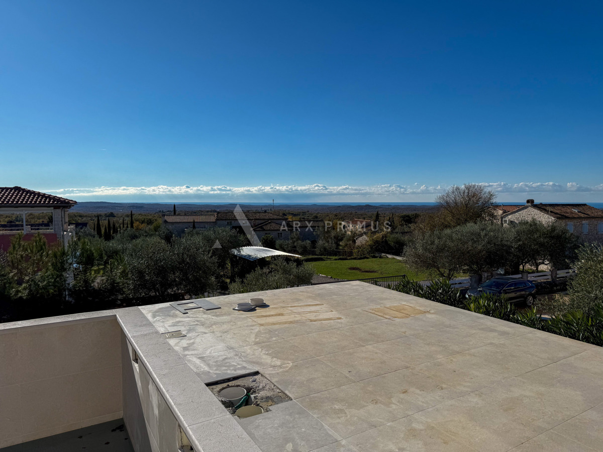 LUKSUZNA VILA, OKOLICA POREČA – MIR, ELEGANCIJA I POGLED NA MORE