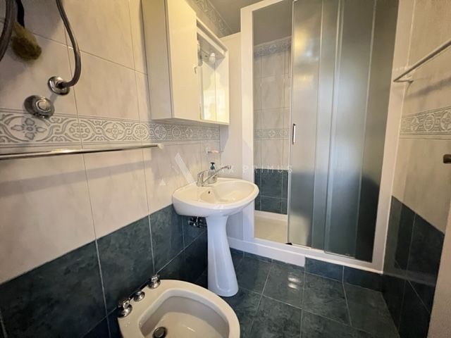 Samostojeća kuća na velikoj parceli okružena zelenilom, Finida, Umag