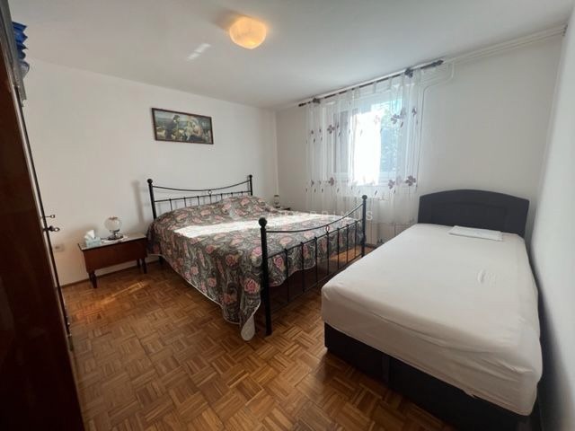 Samostojeća kuća na velikoj parceli okružena zelenilom, Finida, Umag