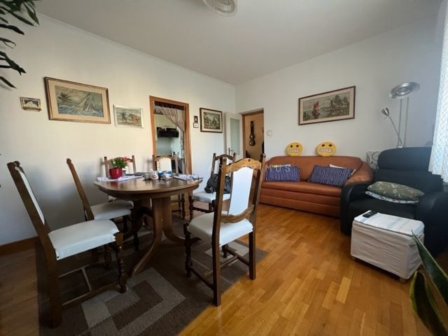 Samostojeća kuća na velikoj parceli okružena zelenilom, Finida, Umag