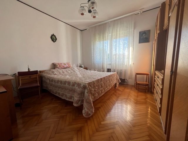 Samostojeća kuća na velikoj parceli okružena zelenilom, Finida, Umag