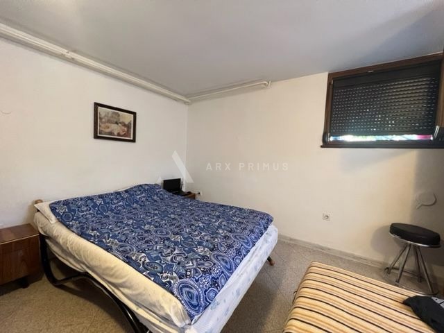 Samostojeća kuća na velikoj parceli okružena zelenilom, Finida, Umag