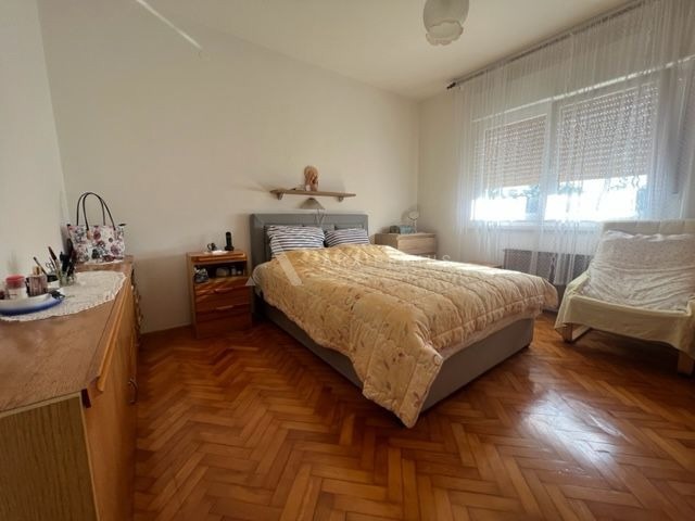 Samostojeća kuća na velikoj parceli okružena zelenilom, Finida, Umag