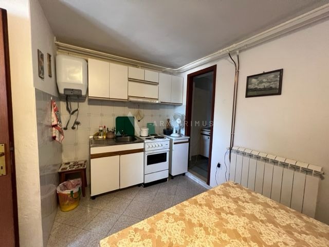 Samostojeća kuća na velikoj parceli okružena zelenilom, Finida, Umag