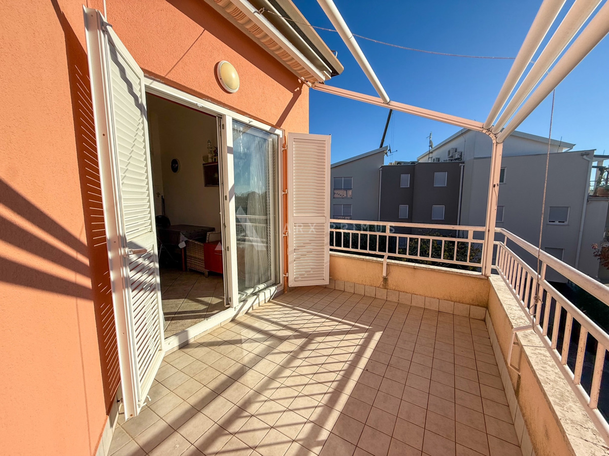 Stan s pogledom na more, 180 m od plaže – Zambratija, Umag