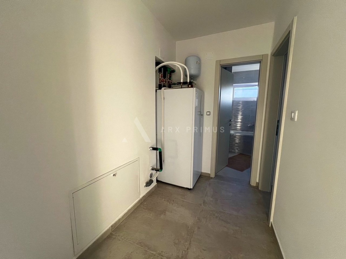 Veliki prizemni stan na top lokaciji, Zambratija, Umag