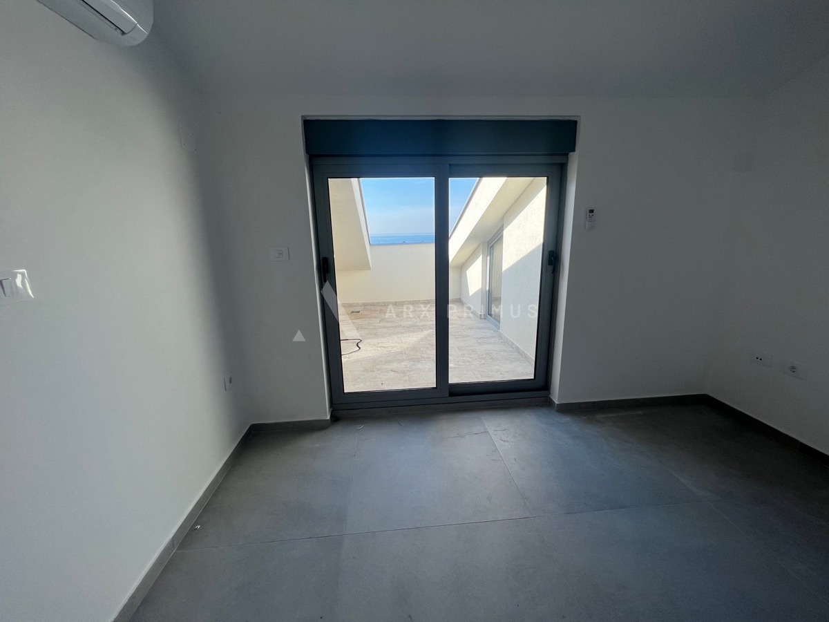 Veliki dvoetažni stan s pogledom na more, Zambratija, Umag