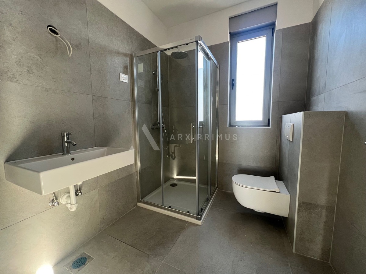 Veliki dvoetažni stan s pogledom na more, Zambratija, Umag