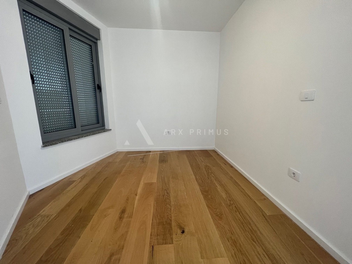 Veliki dvoetažni stan s pogledom na more, Zambratija, Umag