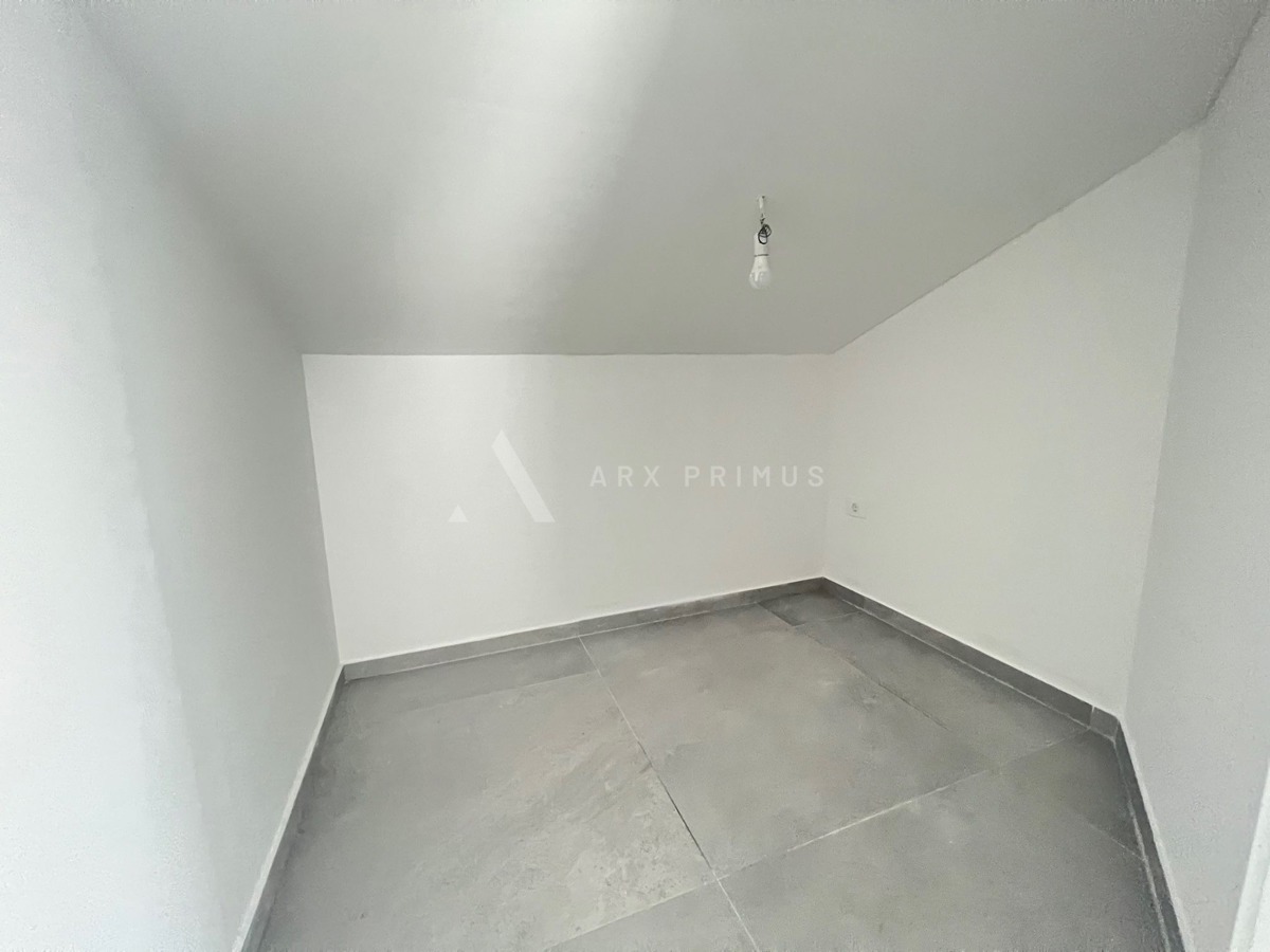 Veliki dvoetažni stan s pogledom na more, Zambratija, Umag