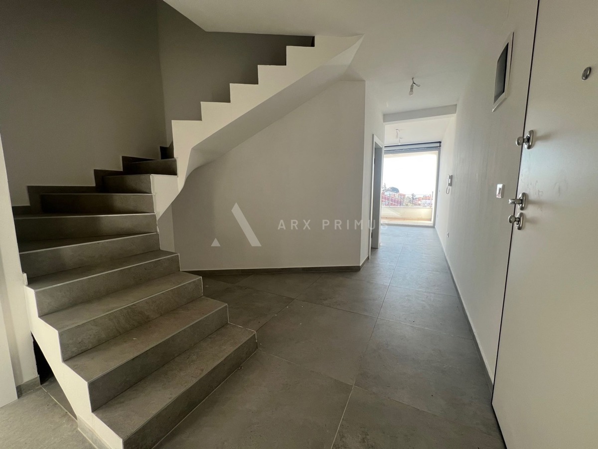 Veliki dvoetažni stan s pogledom na more, Zambratija, Umag