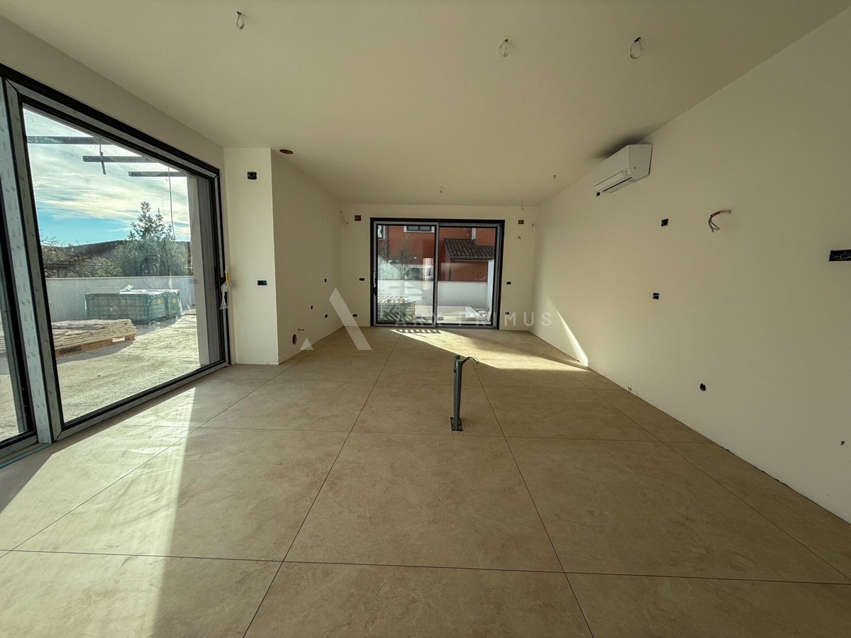 Casa bifamiliare in posizione privilegiata, Punta, Umago