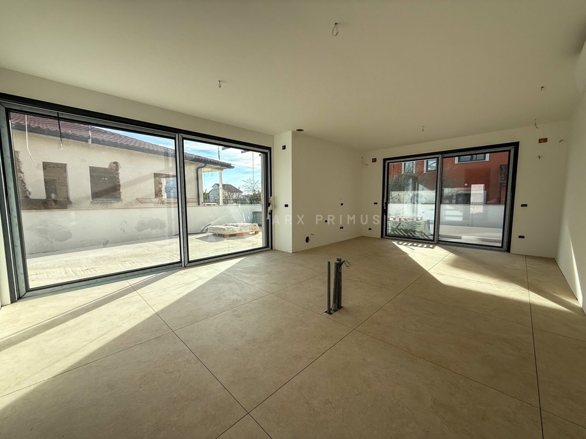 Casa bifamiliare in posizione privilegiata, Punta, Umago