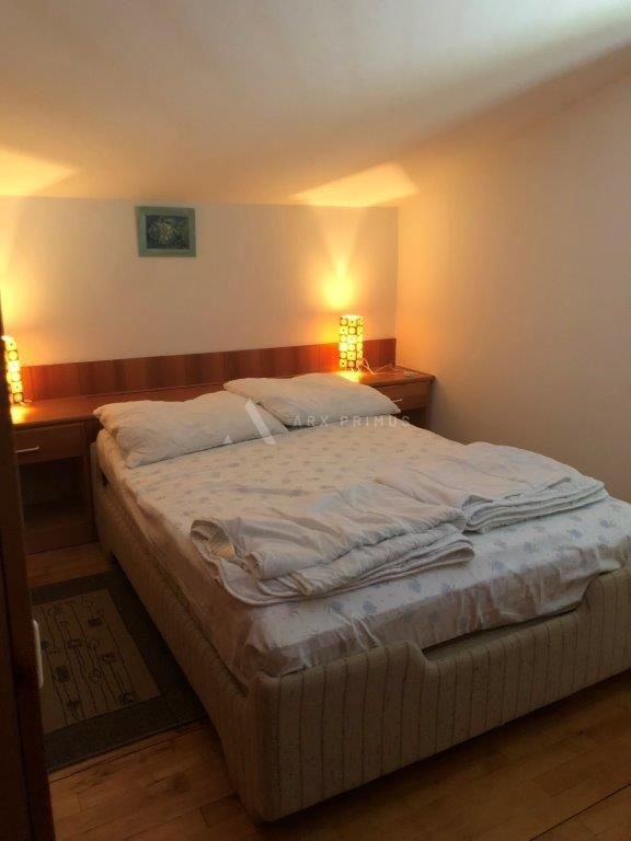 Kuća na super lokaciji u Zambratiji