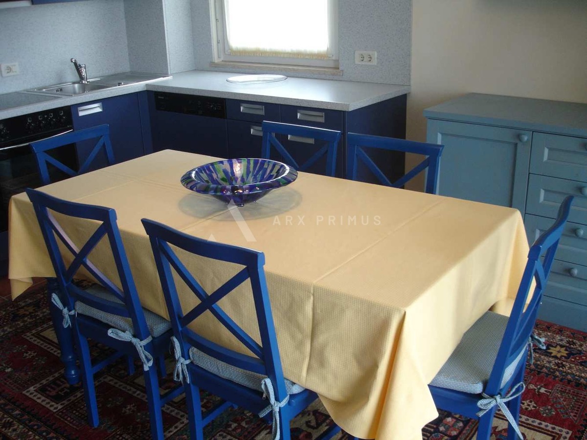 Stan u rezidencijalnom naselju, Crveni Vrh