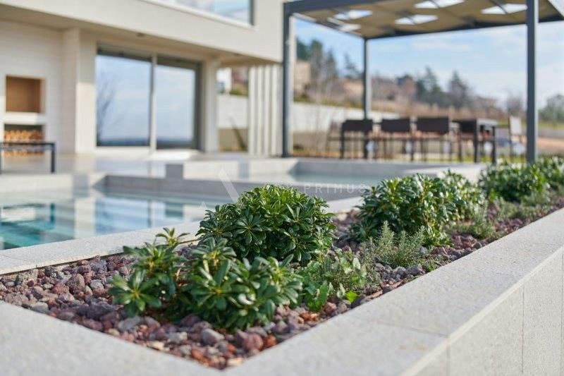 Prekrasna vila sa otvorenim pogledom