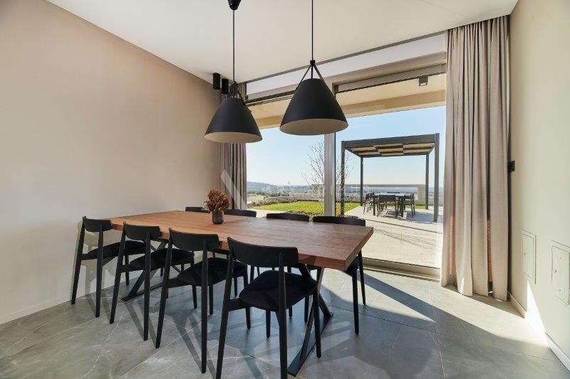 Prekrasna vila sa otvorenim pogledom