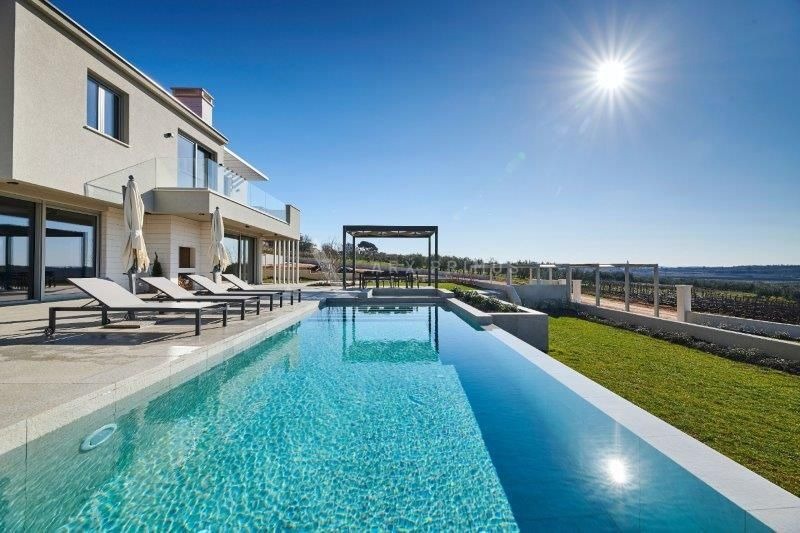 Prekrasna vila sa otvorenim pogledom