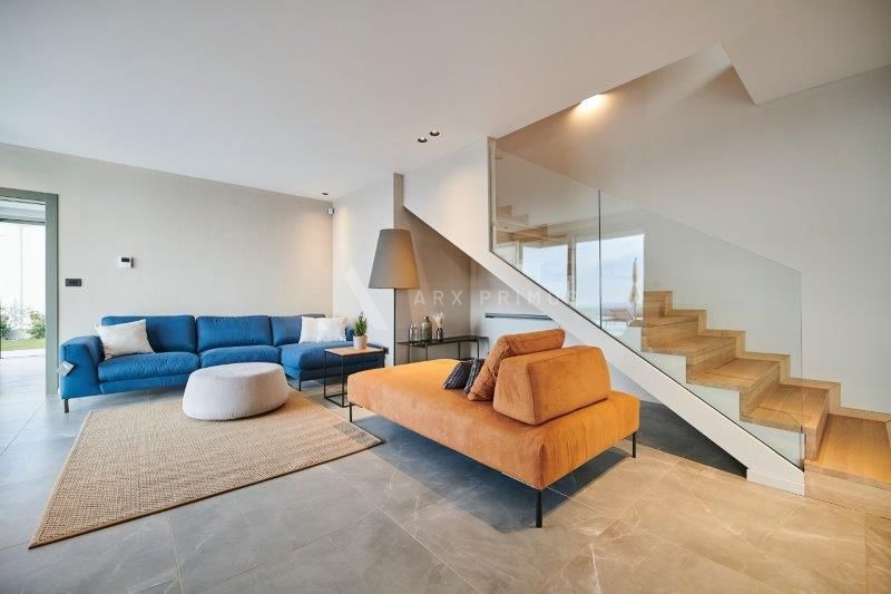 Prekrasna vila sa otvorenim pogledom