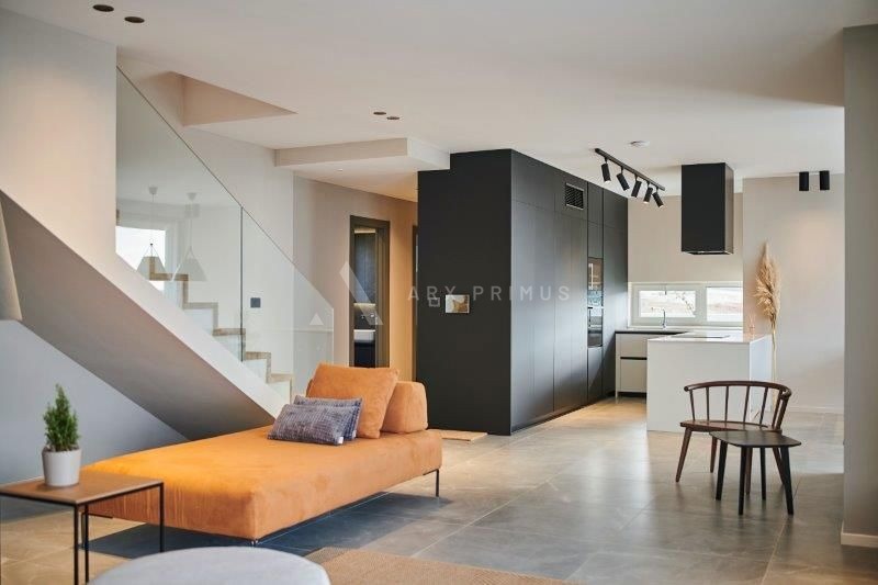 Prekrasna vila sa otvorenim pogledom