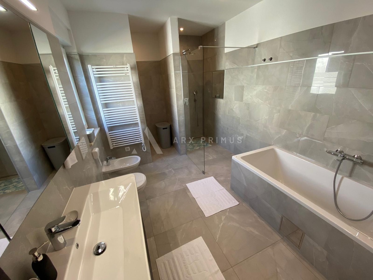 Vila s bazenom, Umag