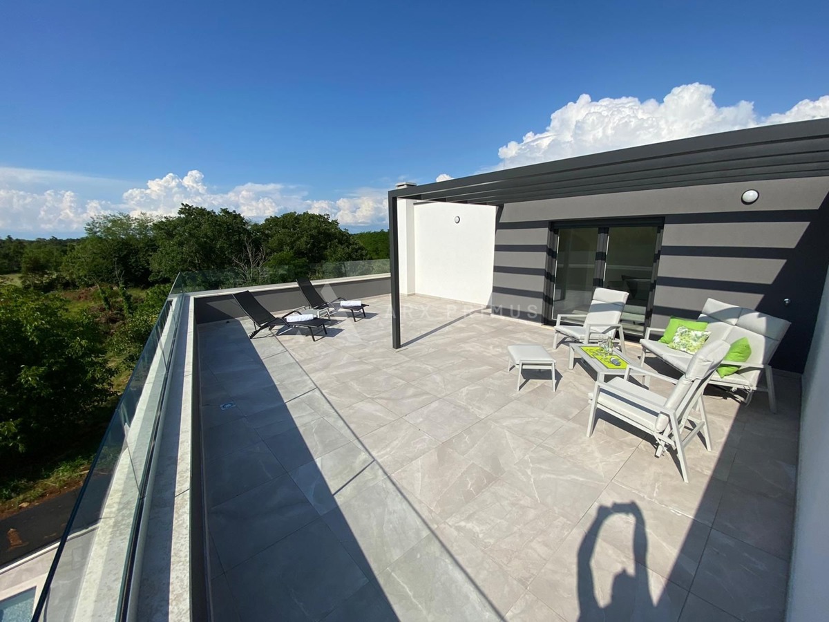 Vila s bazenom, Umag