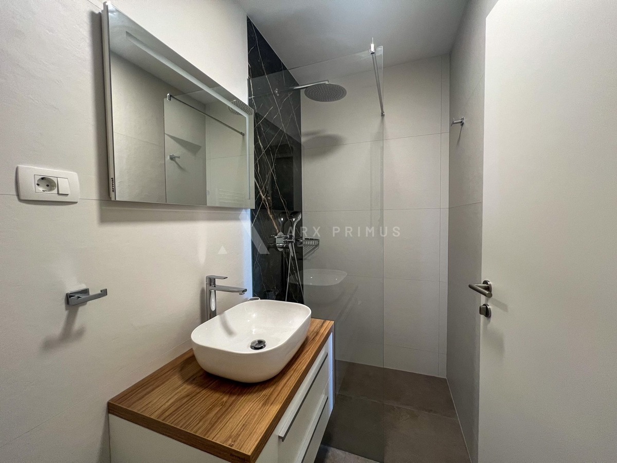 Villa di lusso con piscina, zona Umago